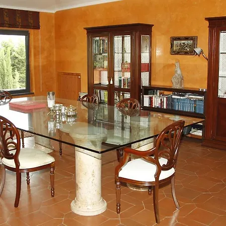Vallelunga Villa *
