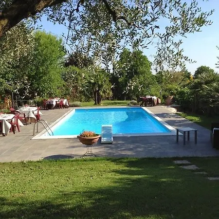 Vallelunga Villa *